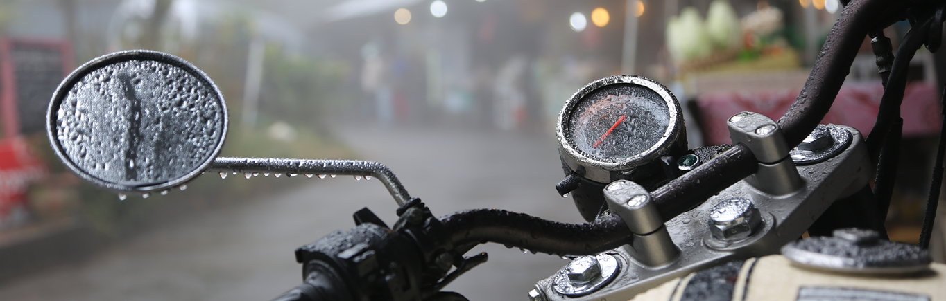 Consejos para conducir moto en época de lluvia