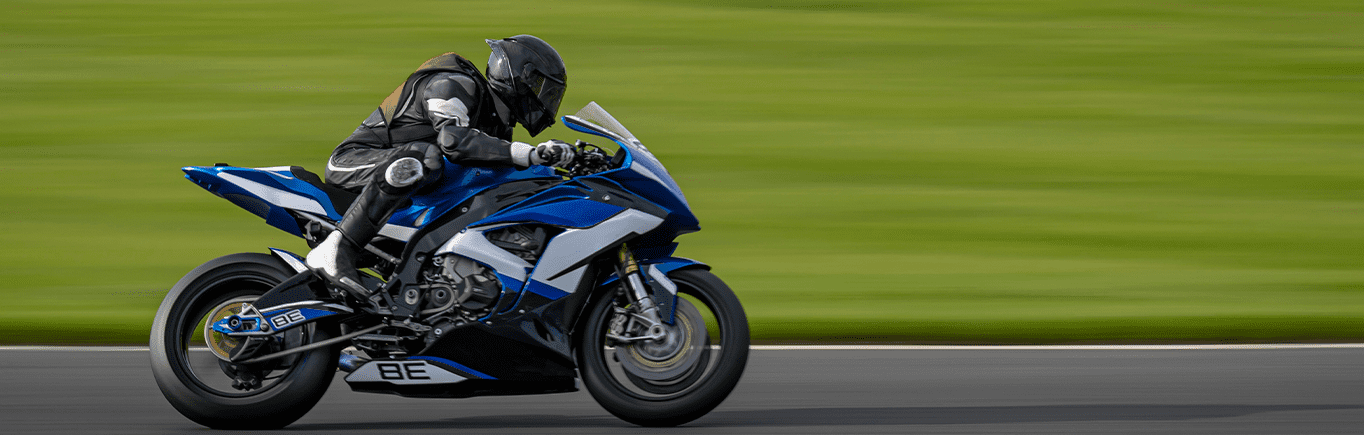 5 recomendaciones para conducir una moto racing