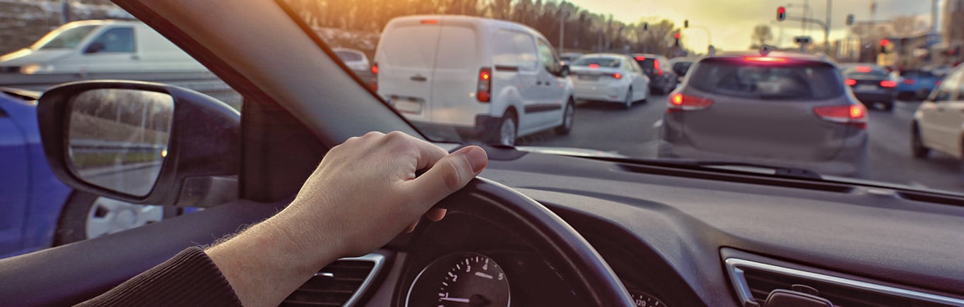 ¿Cómo combatir el estrés cuando conduces en tráfico pesado?