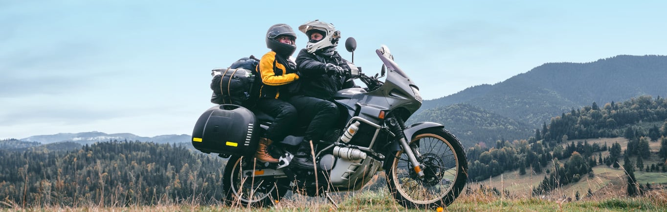 Cómo elegir la moto perfecta para tus viajes en pareja