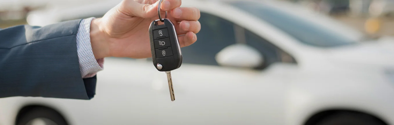 ¿Qué factores deberías evaluar al comprar un carro nuevo?