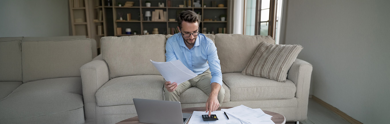 ¿Cómo priorizar entre ahorrar dinero o pagar tus deudas?