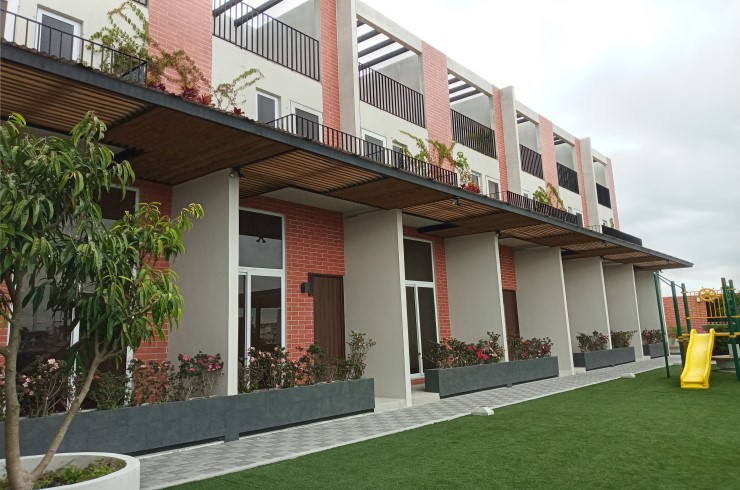 TOWNHOUSE 