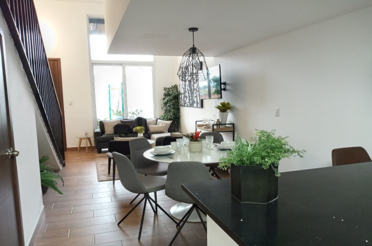 TOWNHOUSE 